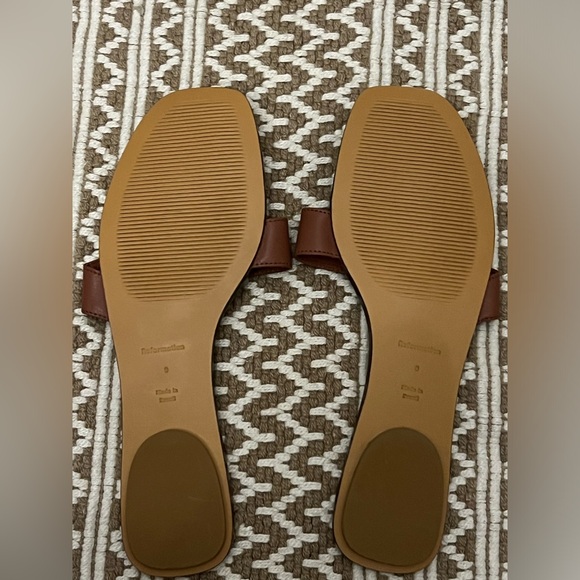 NWOT Reformation Serina Asymmetrical Thong Sandal Size 9 - Picture 5 of 5